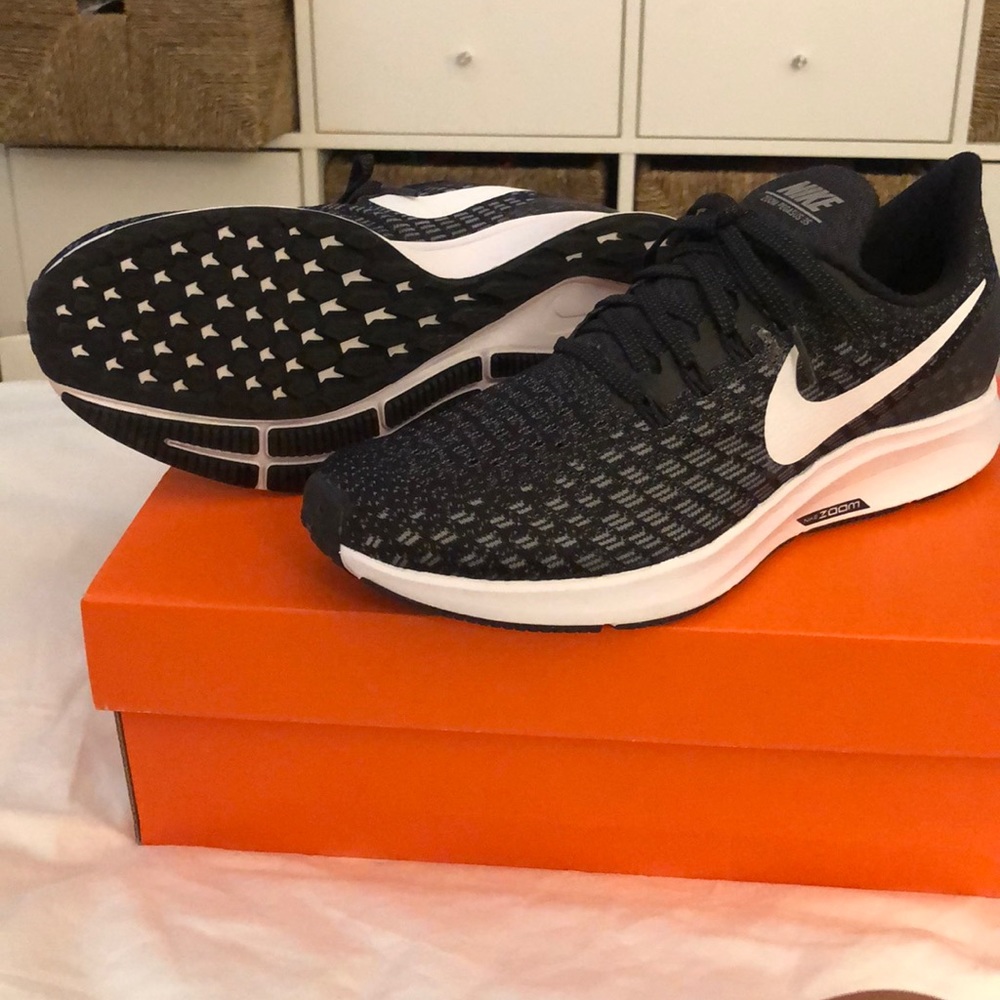 Black Nike Pegasus 35